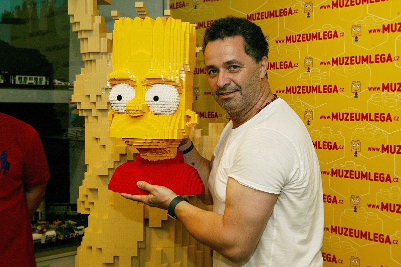 Dejdar se svým druhým já - Bartem Simpsonem.
