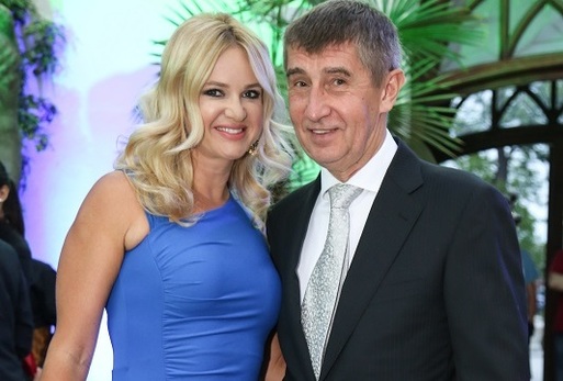 Andrej a Monika Babišovi, ode dneška oficiální manželský pár.