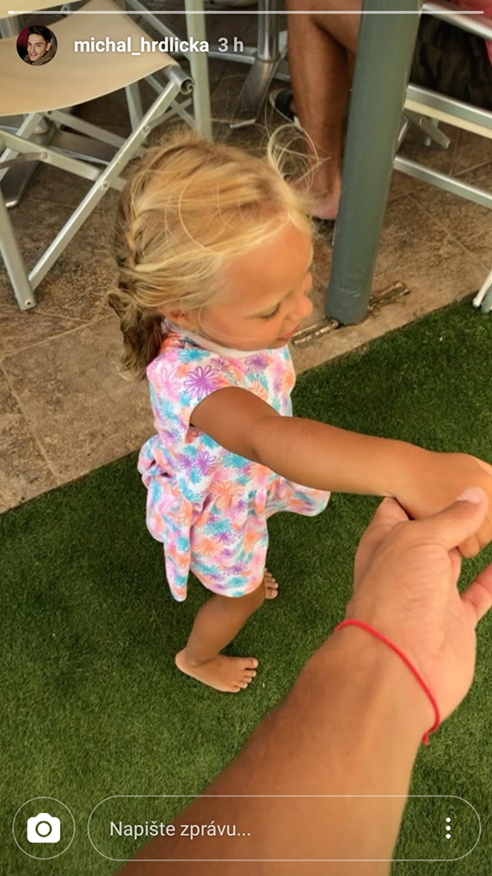 Fotka malé Lindy se objevila na sporťákově Instagramu.