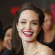 Angelina Jolie zaměstnala syna.