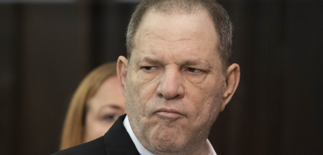 Prasák Weinstein půjde sedět. Dostane minimálně pět let.