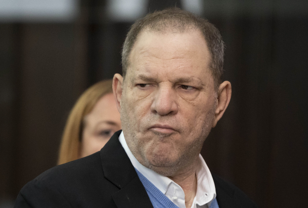 Prasák Weinstein půjde sedět. Dostane minimálně pět let.