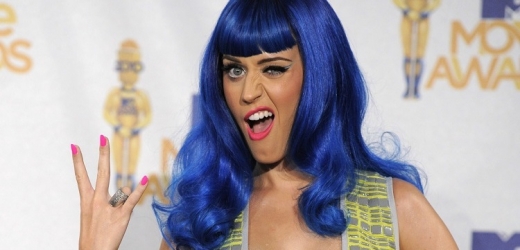 10 nejujetějších účesů Katy Perry.