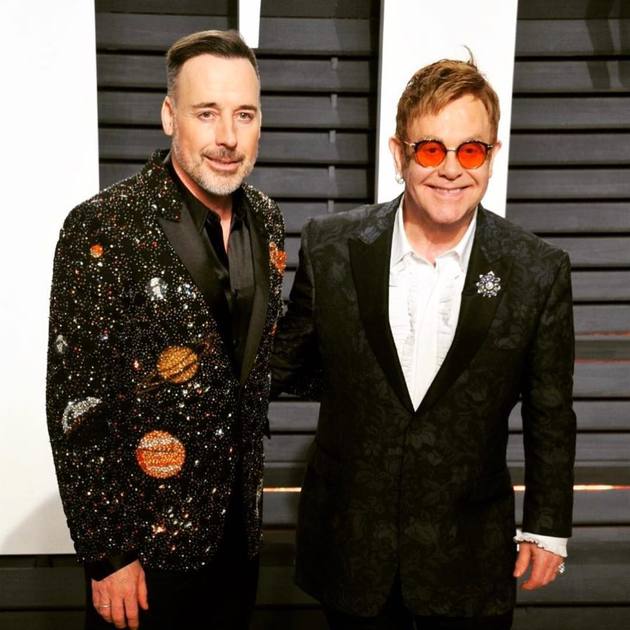 Elton John s manželem.