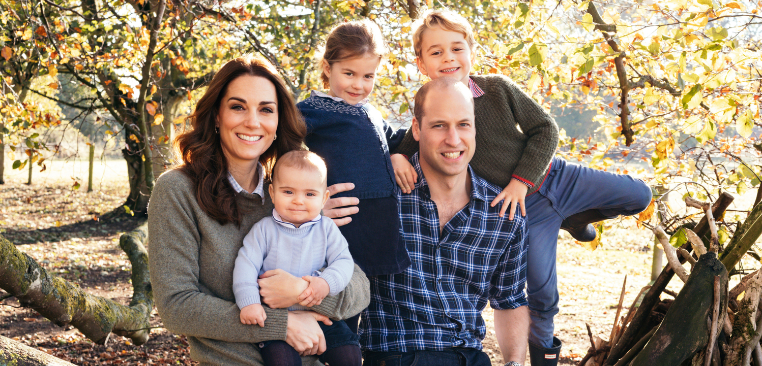 Oficiální fotografie prince Williama, vévodkyně Kate a jejich dětí.