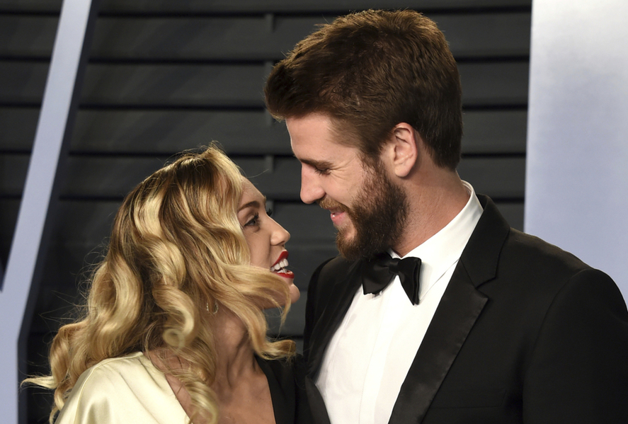 Miley Cyrus a Liam Hemsworth.