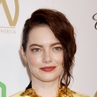 Emma Stone hraje ve filmu Favoritka, který je nominován na deset Oscarů.