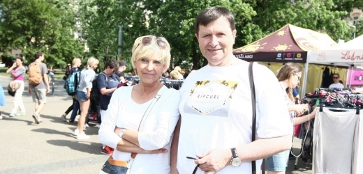 Jan Hrušínský opět s manželkou.