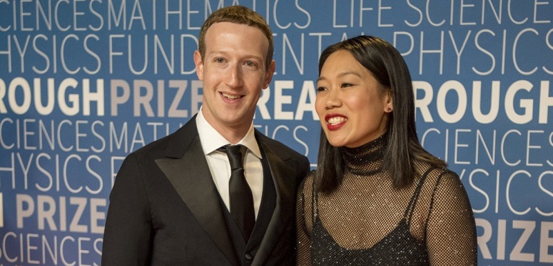 Mark Zuckerberg s manželkou.