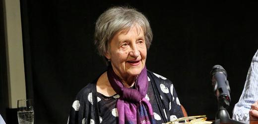 Nina Divíšková.