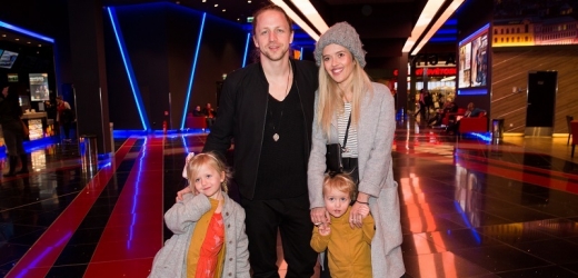 Tomáš Klus s rodinou.
