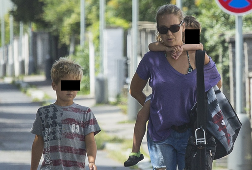 Lucie Vondráčková se svými syny. 