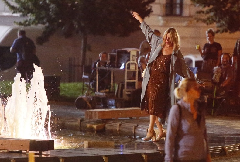 Ivana Chýlková v opilosti balancovala na hraně fontány. 