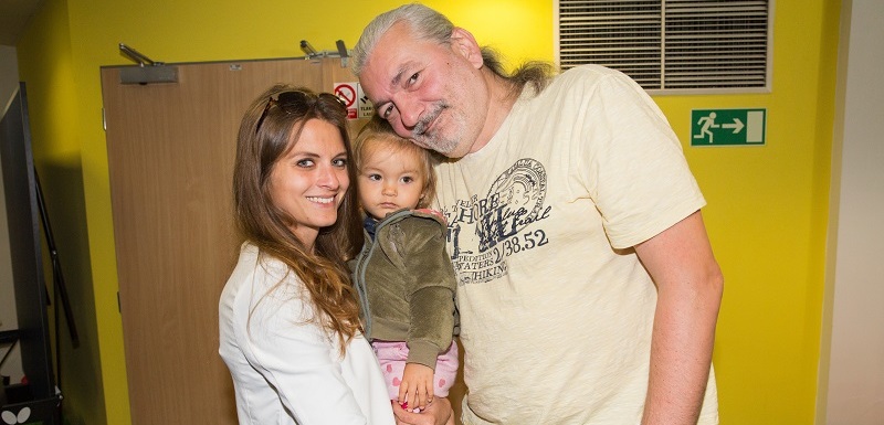 Daniel Hůlka s manželkou Barborou a dcerou Rozárkou. 