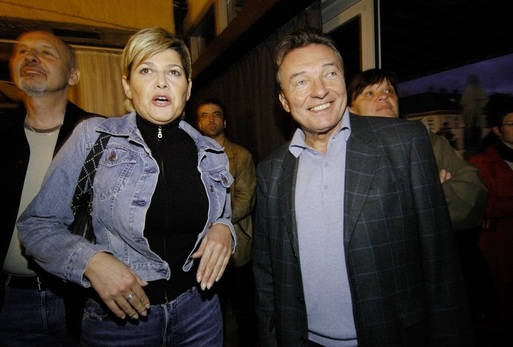 Ilona Csáková s Karlem Gottem v roce 2003. 