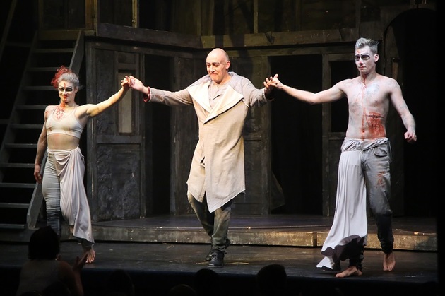 Hvězdou Krysaře je Robert Jašków (uprostřed). 