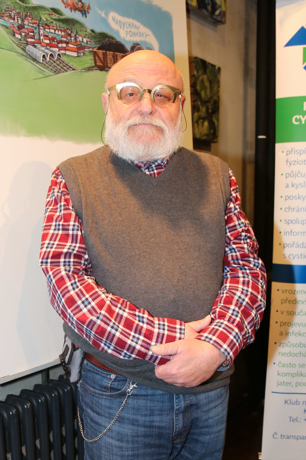 Arnošt Goldflam – Herec, jenž zazářil ve filmech Dědictví aneb Kurvahošigutntág či Lotrando a Zubejda, je taktéž dramatikem, režisérem, spisovatelem a pedagogem. Vystudoval JAMU a nutno podotknout, že Janáčkově akademii múzických umění v Brně zůstává věrný dodnes. Přestože svá studia již dávno dokončil, působí tam jako pedagog, a to konkrétně od roku 1990. Prezident Václav Klaus ho navíc roku 2007 jmenoval profesorem.