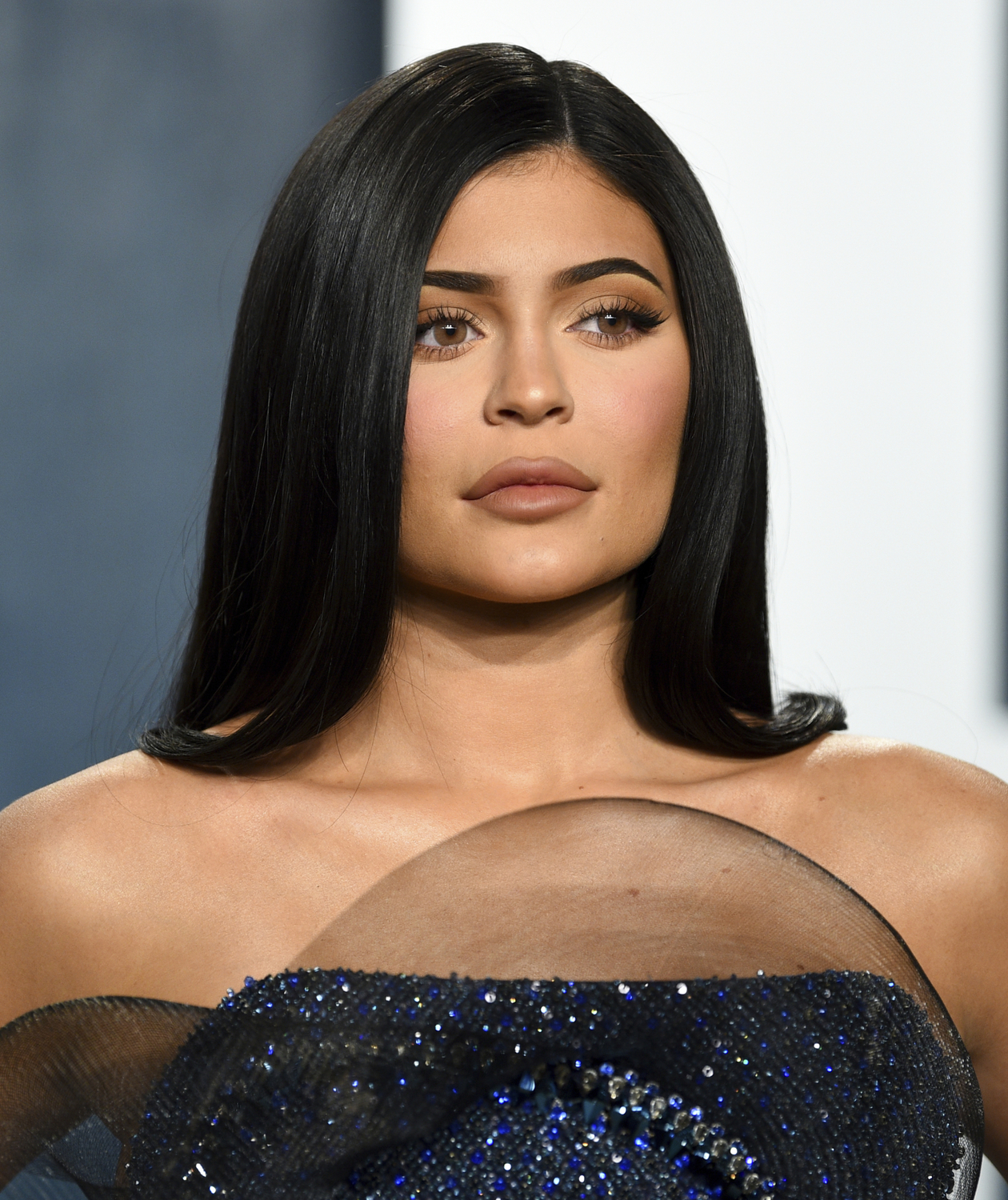 Kylie Jenner —  Nejmladší z Kardashianek věnovala milion dolarů nemocnicím v Los Angeles. Peníze budou využity na nákup ochranného vybavení pro zdravotníky pracující v první linii.