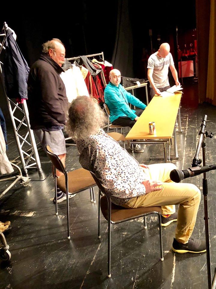 Herci pobavili diváky svou improvizační show Pánská šatna.