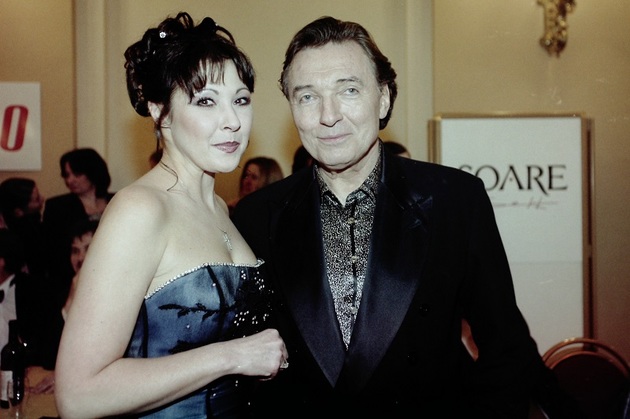 Dagmar Patrasová se s Mistrem znala přes svého manžela Felixe Slováčka, jenž Karla doprovázel na koncertech. Gott k nim poměrně často jezdil na návštěvy, kde mu herečka vařila jeho nejoblíbenější jídla.