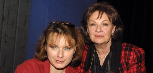 Jana Hlaváčová s dcerou Barborou Munzarovou v roce 2002.