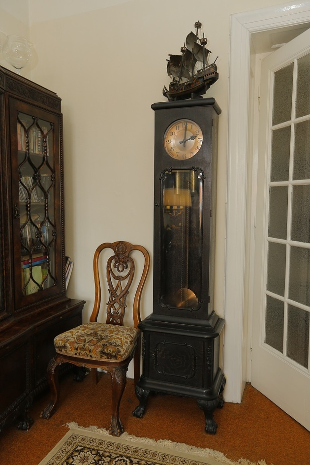 Starožitný nábytek má také dekorativní funkci. 