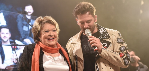 Jiřina Bohdalová pokřtila nové album skupiny Botox.