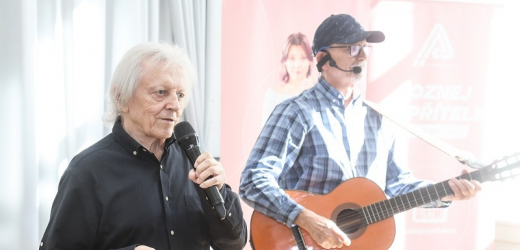 Václav Neckář koncertoval s bratrem Janem. 
