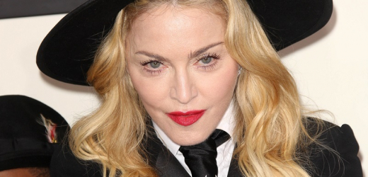 Madonna skončila na jednotce intenzivní péče.