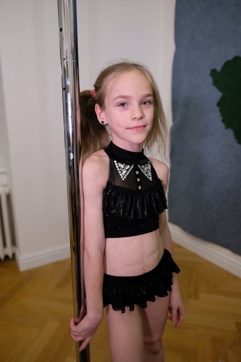 Devítiletá Marianne Rose Mladá je výtečnou gymnastkou a tanečnicí pole dance.