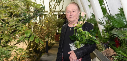 Petr Janda otevíral výstavu květin.