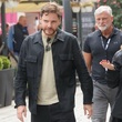 Daniel Brühl na procházce po Karlových Varech.