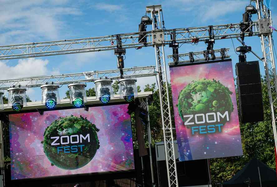 Krok za krokem ke změně: Co nabídl letošní ZOOM FEST