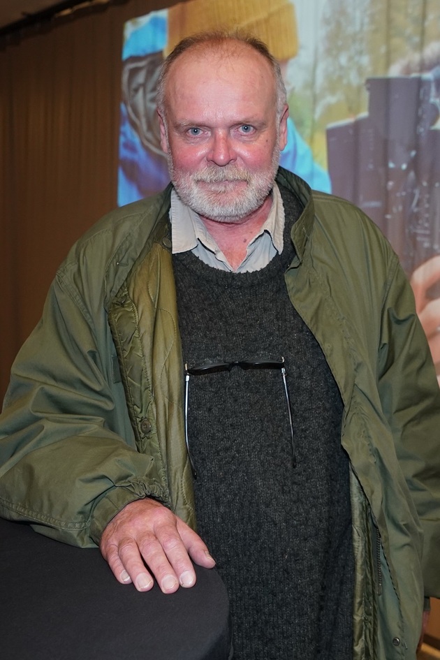 Doživotním onemocněním, které je velmi omezující, trpí herec Igor Bareš. Zánětlivé onemocnění střev, zvané Crohnova choroba, způsobuje únavu, závratě, bolesti břicha nebo i úporné průjmy. Svůj boj se zrádnou chorobou vede statečně. Má za sebou operaci, kdy mu byla odstraněna část tenkého střeva, denně musí brát léky a každé dva měsíce dochází na takzvanou biologickou léčbu.