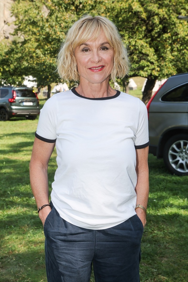 Herečka Dana Batulková vypadá výborně, ale datum narození mluví jasně: 16. března 1958. Přejeme jí tedy krásné 67. narozeniny.