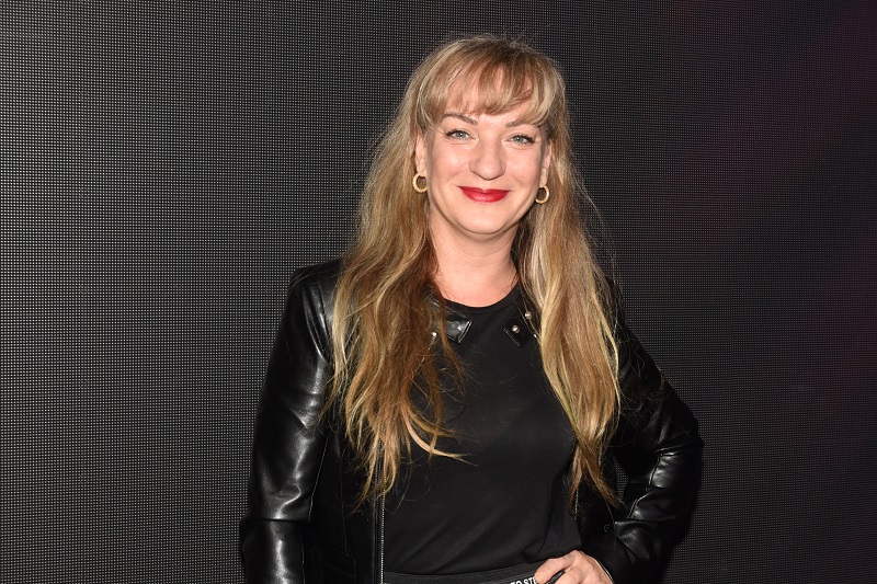 Do druhé poloviny života vstupuje Sandra Pogodová. Jubilejní padesátiny bude mít 16. dubna a my jí i všem ostatním přejeme vše nejlepší!