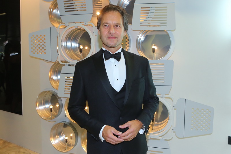 Životnímu partnerovi Daniely Peštové bude 12. dubna už 63 let. Nedávno se po mnoha letech ostříhal nakrátko, ale stále je to fešák.