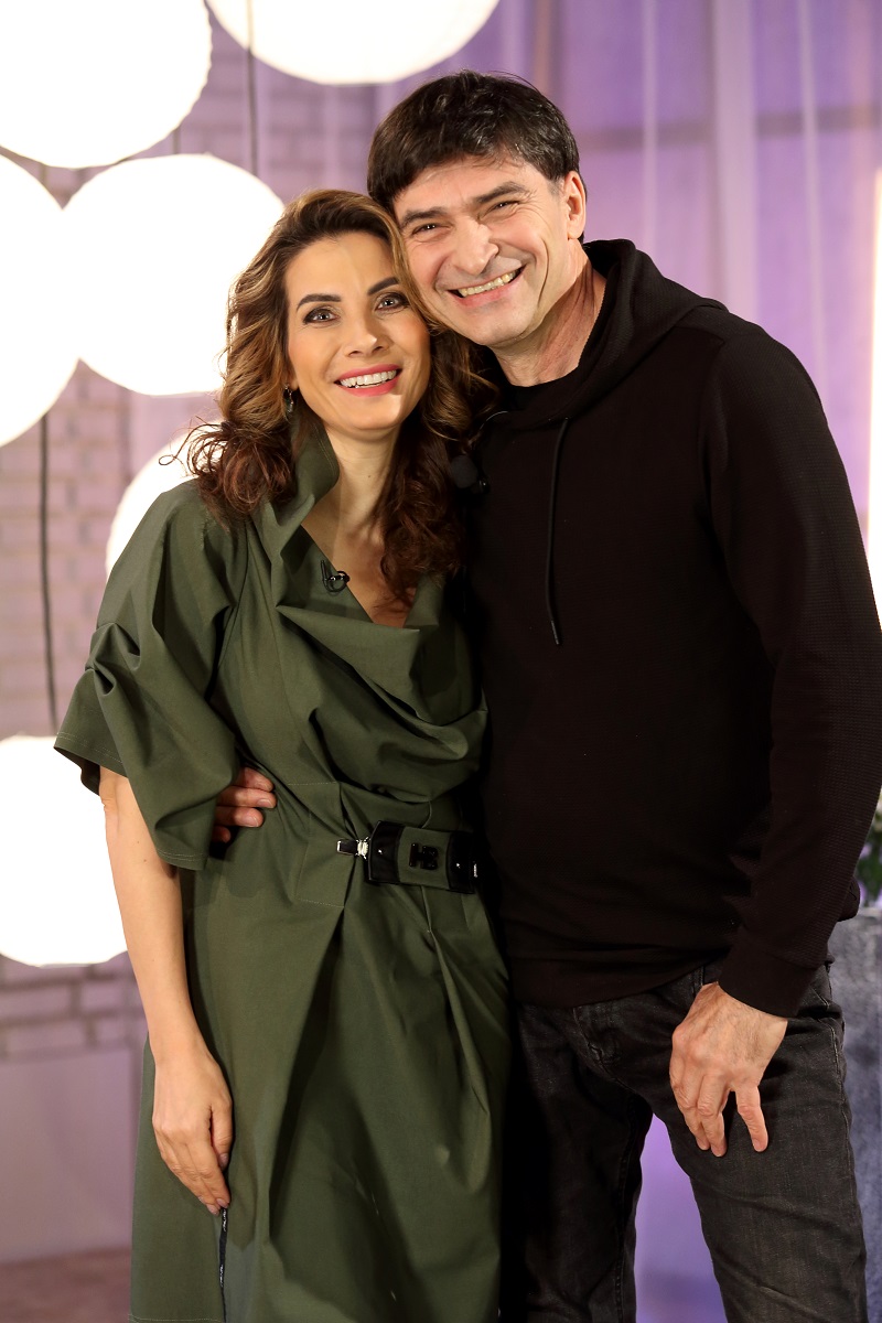 Zdeněk s moderátorkou VIP světa Evou Decastelo. Pořad můžete sledovat každý den v 19:55..