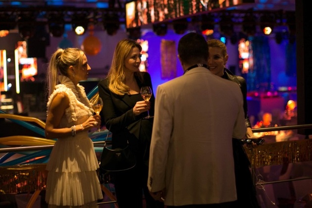 Ivana Gottová měla k Leonovi Tsoukernikovi blízko. Na snímku sice podnikatel stojí zády, ale slavili spolu třeba Nový rok.