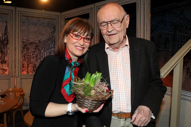 Petra Černocká s Václavem Vorlíčkem.