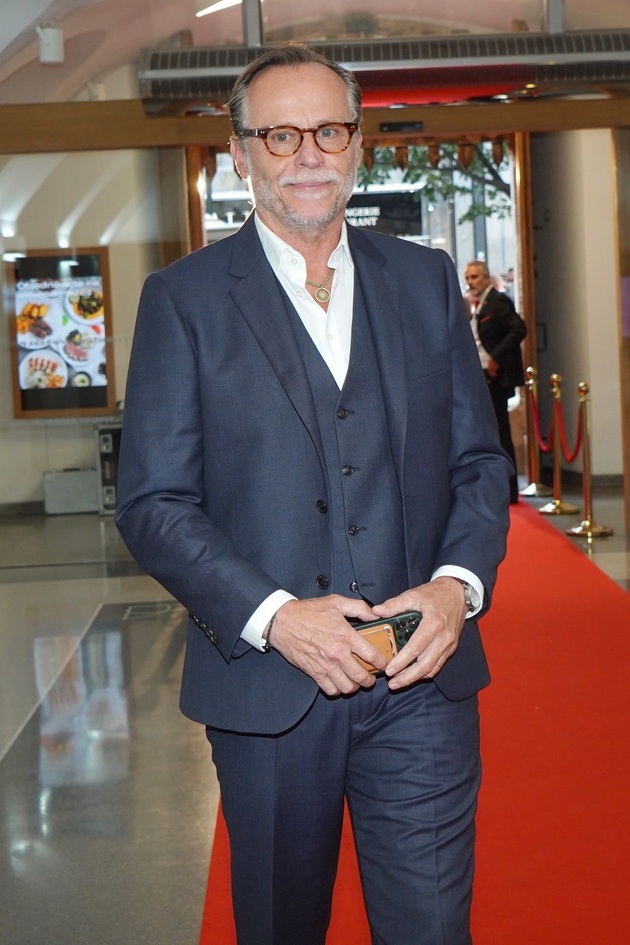 S kým a jak bude herec Karel Roden slavit 18. května své 63. narozeniny, nevíme, protože je velký tajnůstkář. I tak mu přejeme vše nejlepší!