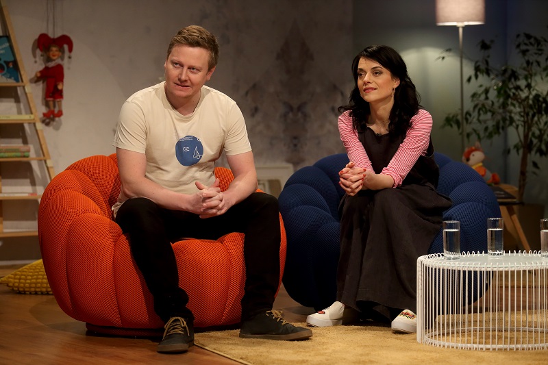 Moderátorka s kolegou Radovanem Klučkou.