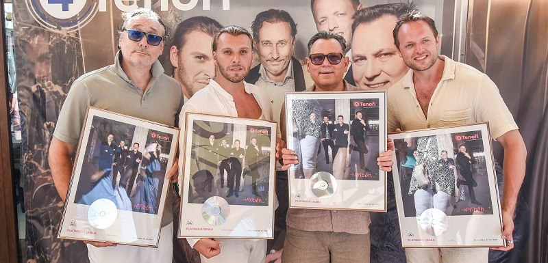 Za 7 let existence 4 Tenoři stihli vystoupit před více než čtvrt milionem diváků v Česku, na Slovensku nebo v USA, získat 3 Zlaté a 3 Platinové desky a vyletět do první desítky nejpopulárnějších skupin v anketě Český slavík. 