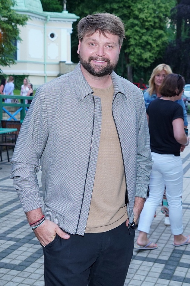 Půlkulaté 35. narozeniny slaví 17. července pokračovatel známého rodu hudebníků Josef Vágner. Společně s kolegy a kamarády objíždí republiku s vystoupením Muzikály naruby a sklízí obrovský úspěch. Od fanynek mu tak dorazí jistě mnoho gratulací.