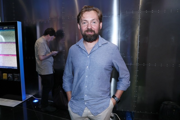 Od roku 1979 slaví narozeniny herec Petr Lněnička. Letos mu bude 46 a připomenout si ho můžeme v jeho úspěšných rolích, jako byli legendární vyšetřovatel v seriálu Metoda Markovič či princ ve Sněžném drakovi.