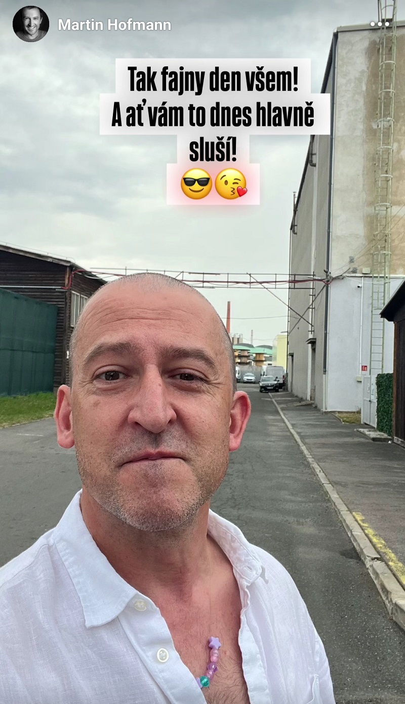 Hofmann překvapil holou hlavou. 