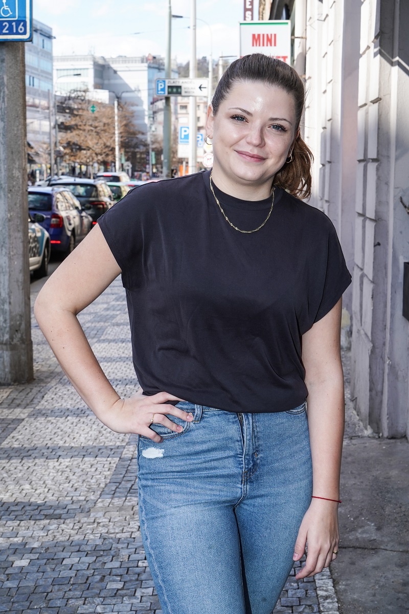 Dcerou slavného baviče Michala Suchánka a choreografky Renaty Suchánkové je herečka Berenika Suchánková, která vystudovala pražskou Konzervatoř Jaroslava Ježka. Kromě herectví se věnuje hudbě a stepu. Letos v červnu se tajně provdala za fotografa Radka Úlehlu a společně přijali nezvyklé příjmení na počest jejího dědečka Šrettr/Šrettrová.