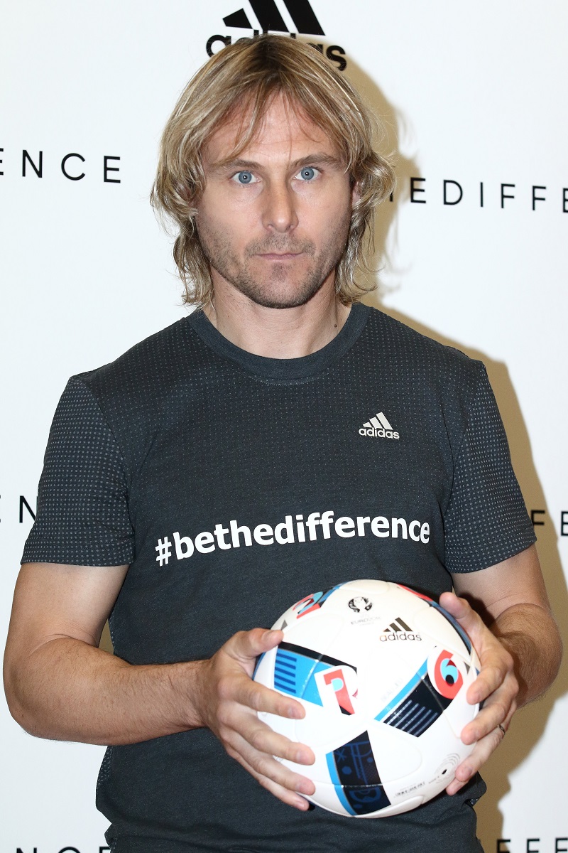 Pavel Nedvěd pletky s jinou ženou popírá. 