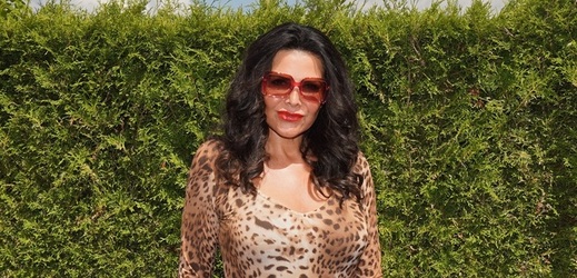 Ilona Csáková vypadá skvěle. 