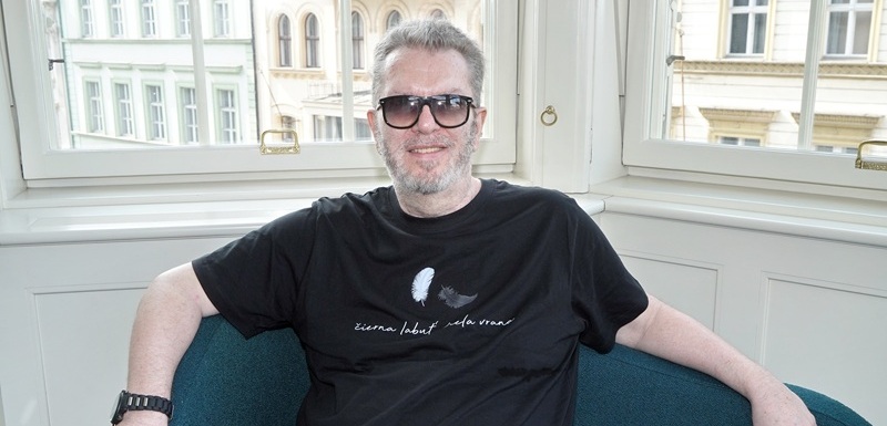 Šestý zářiový den uslyší po čtyřiašedesáté narozeninovou píseň Richard Müller. Již před lety se zpěvák vzdal alkoholu, takže oslavu plnou panáků určitě nechystá. 